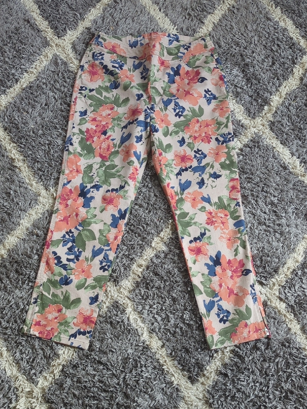Chicos Floral Perfect Stretch Girlfriend Slim Leg Ankle Pant Size Chicos 1